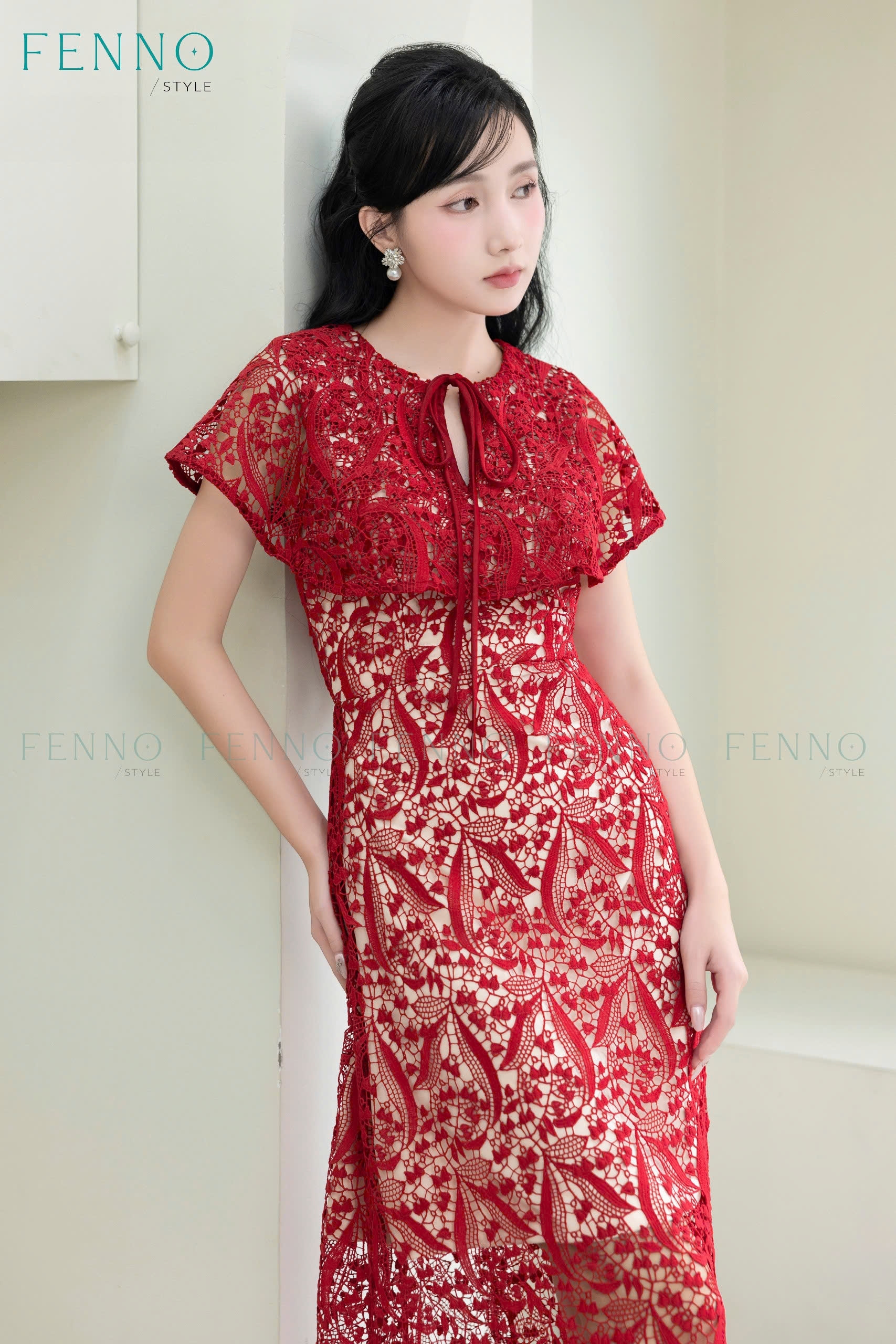 FN53 - Celina đầm ren body Đỏ